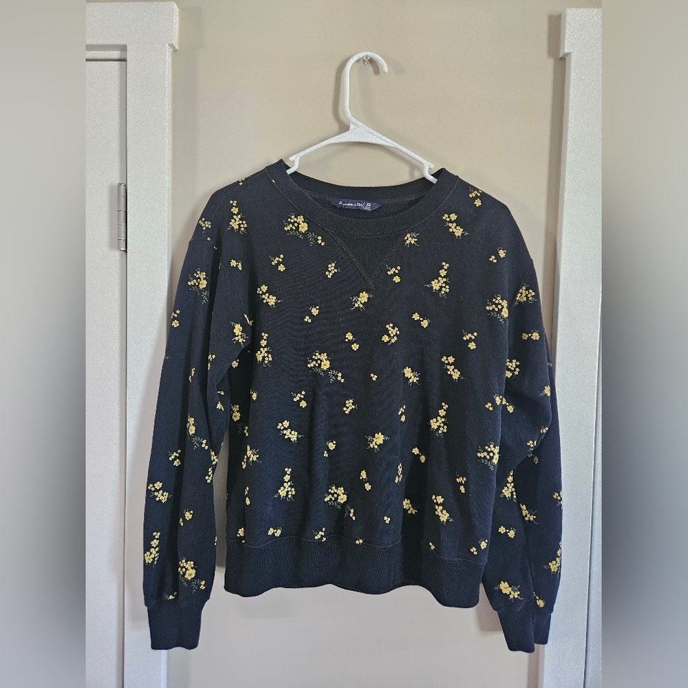Abercrombie & Fitch xs extra small Black yellow floral print long sleeve sweater